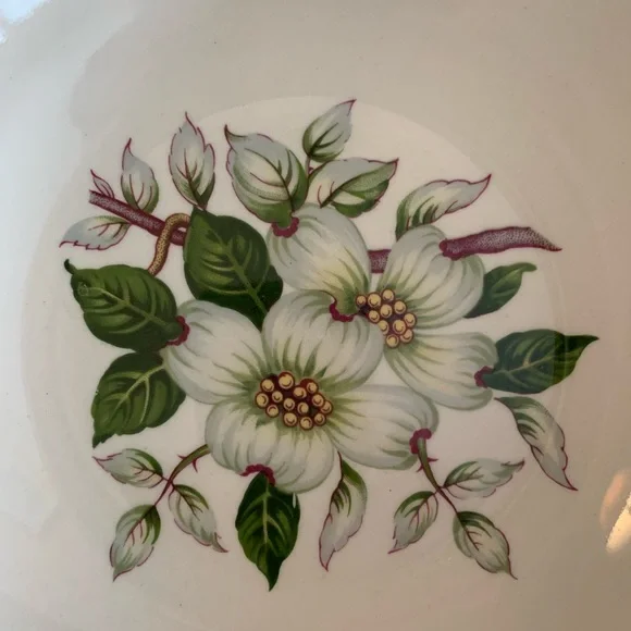 Vintage Johnson’s Bros Covered Vegetable Dish - Picture 4 of 11